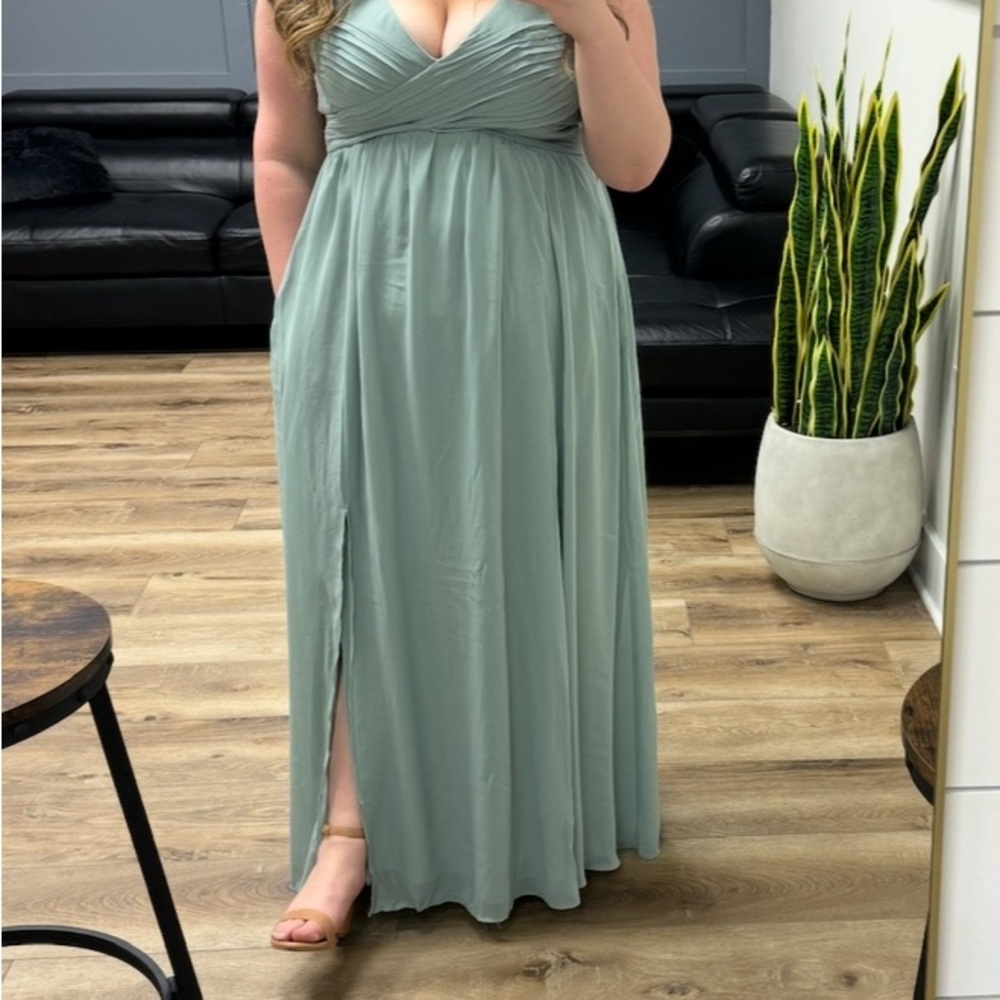 Elegant Green Maxi Dress